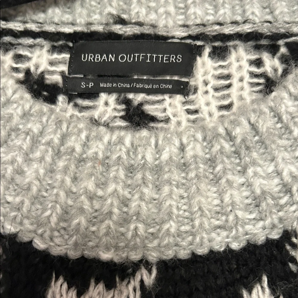 Urban Outfitters Black and Gray Graphic Sweater - Picture 5 of 5